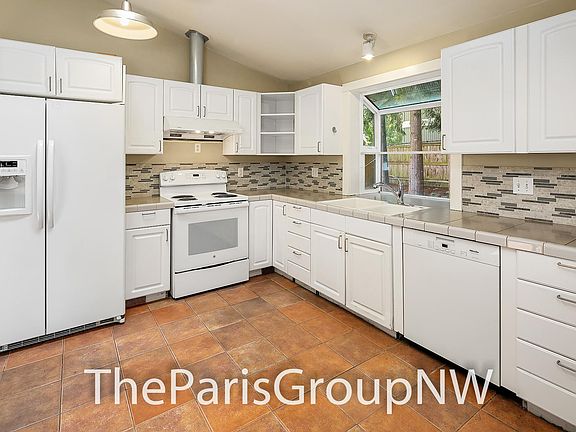 3rd image of 453 4th Ave S