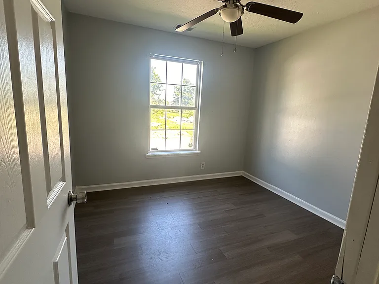 825 Humler St — Photo 8