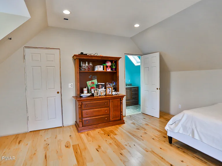 110 Stallion Dr — Photo 49