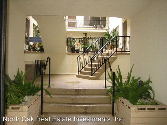 3rd image of 825 S Windsor Blvd APT 9