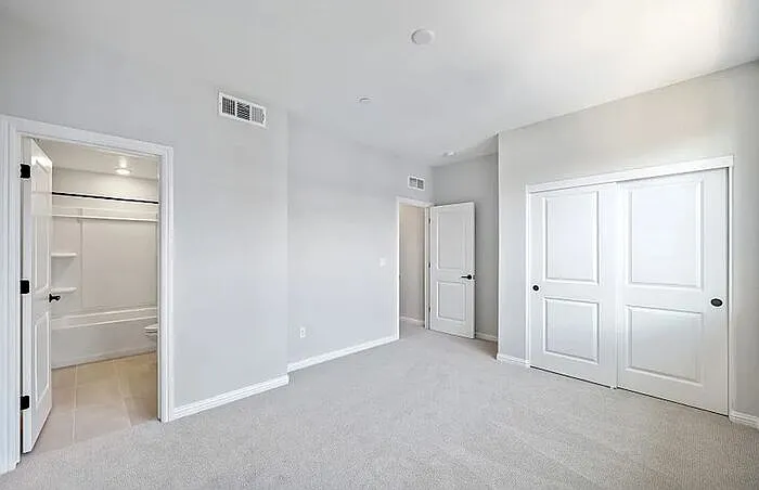 125 Waters Park Cir — Photo 16