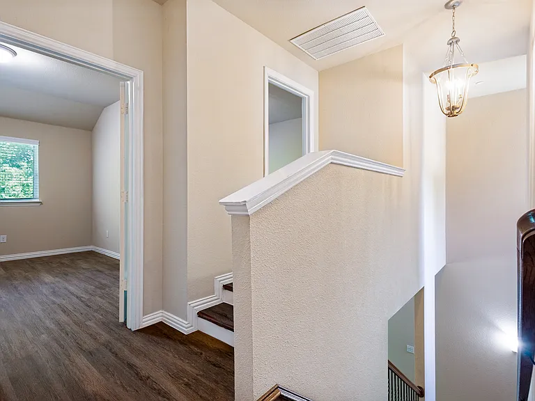 241 Barrington Ln — Photo 8