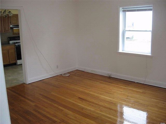 1st image of 456 Jerusalem Ave