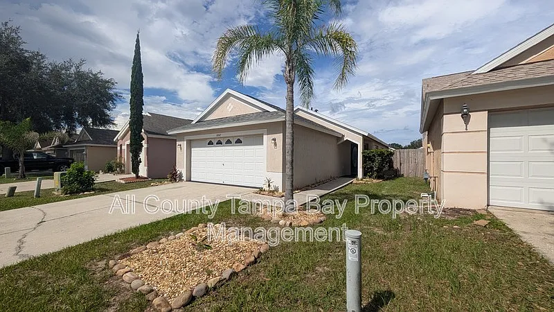 3 bed, 2.0 bath, 1112 sqft, $2,100 — Photo 3