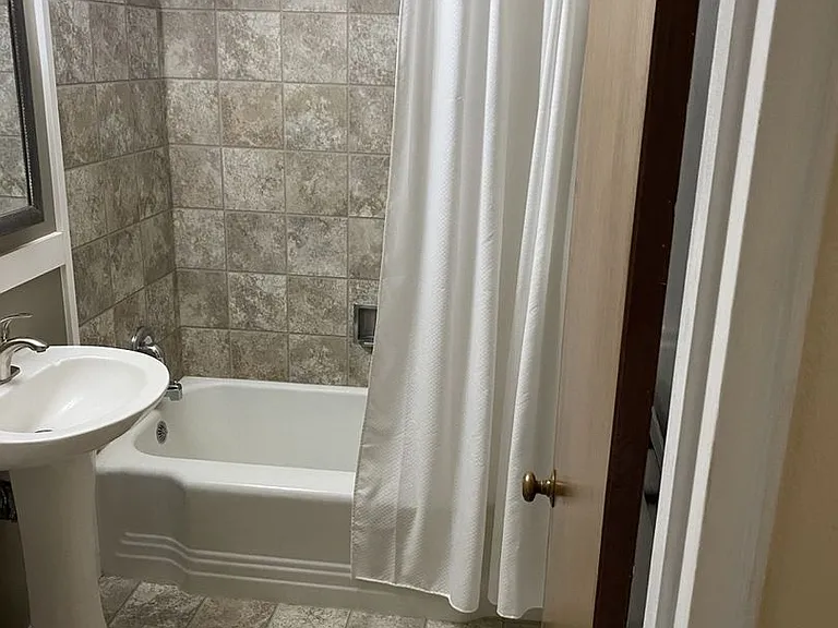 The Heights Apartments - Sunnyside, WA — Photo 2