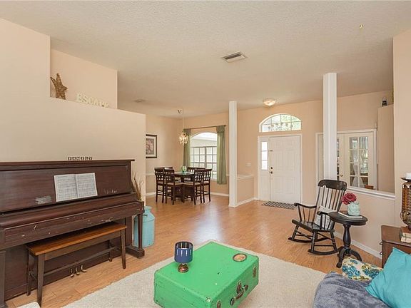 3rd image of 4745 Mahogany Ct