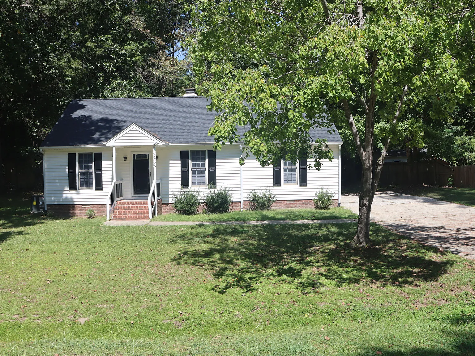 3 bed, 1152 sqft, $1,800 — Photo 1