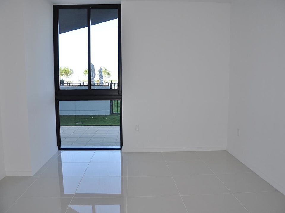 1st image of 5300 Paseo Dr #301