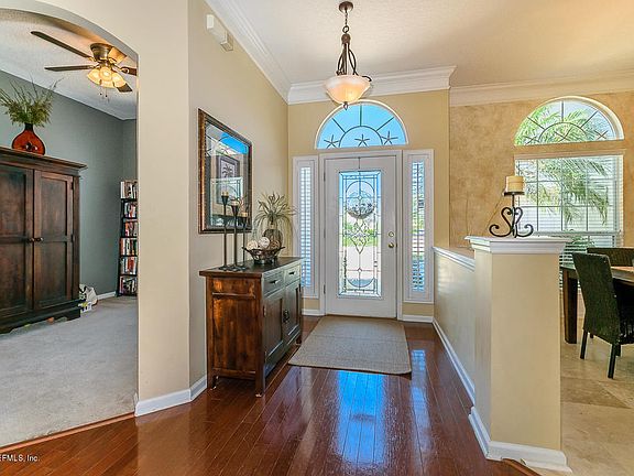3rd image of 1900 Abercrombie Ln