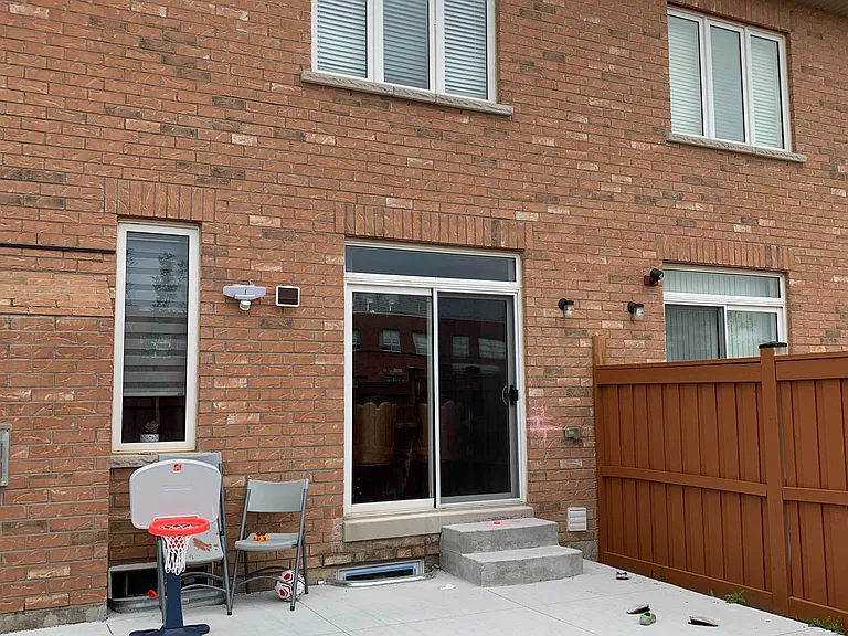 276 Robert Parkinson Dr — Photo 9