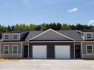 816 Berry Rd, Boiling Springs, SC 29316