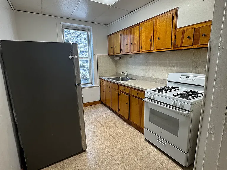 1270 President St #1 — Photo 12