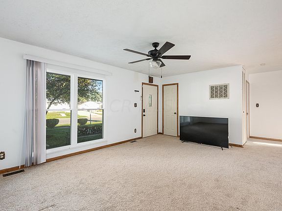 3rd image of 1814 Shoshone Dr