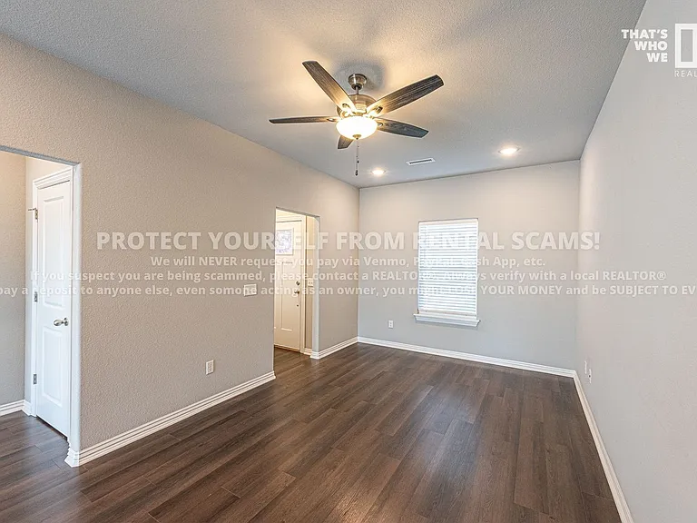 211 Grove Ln — Photo 4