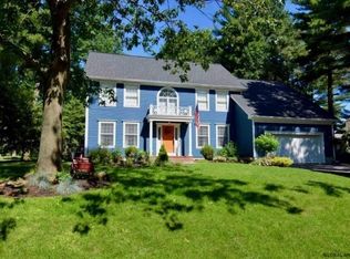 21 Horizon Dr, Saratoga Springs, NY 12866