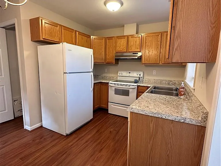 35 Bridge St #B — Photo 3