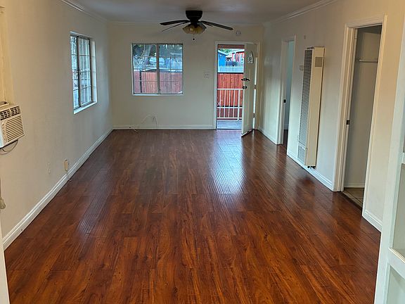 4th image of 422 E Gage Ave