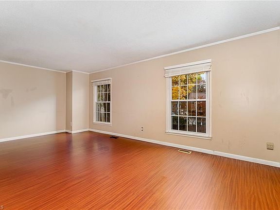 4th image of 3217 Regents Park Ln Unit B