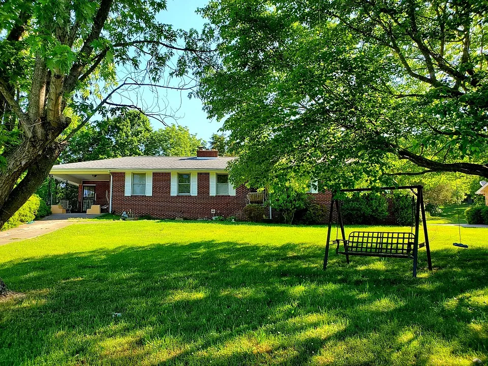 611 Angela Cir