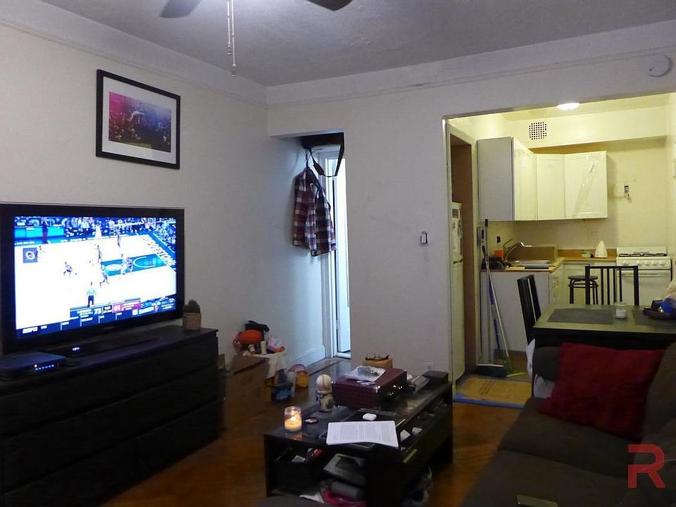 2nd image of 129 W 85th St APT 1F