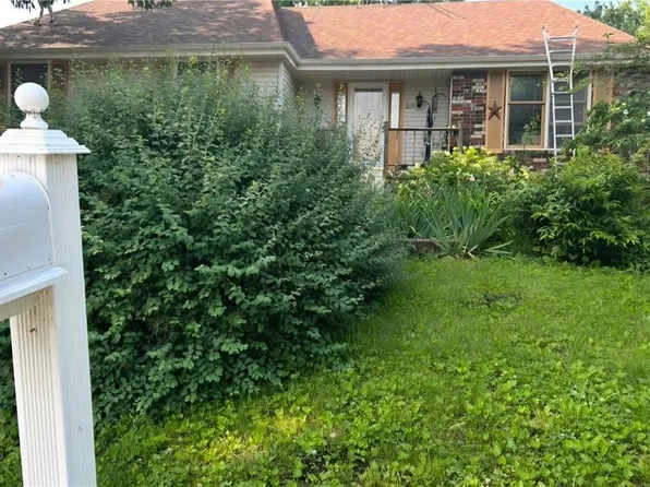 210 E 14th St, Cameron, MO 64429