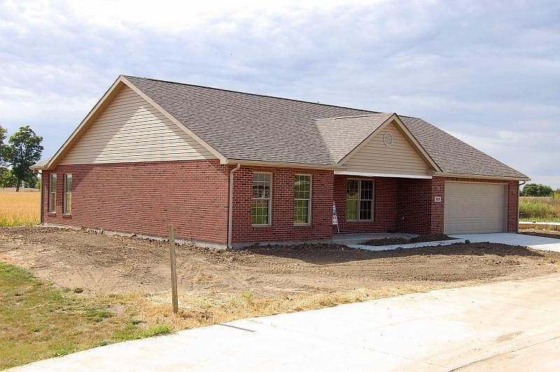 1st image of 140 Coates Ct