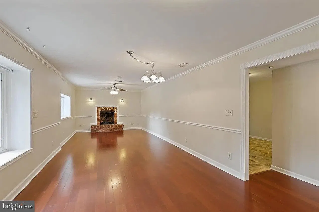 3 bed, 1955 sqft, $3,400 — Photo 4