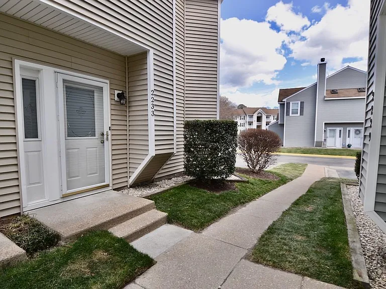 2233 Westsail Ln — Photo 2