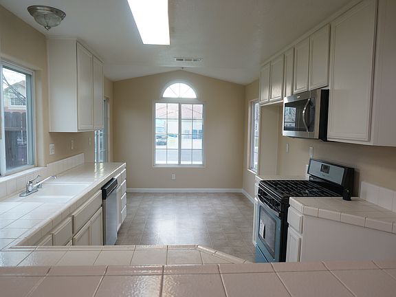 5th image of 712 Polcetto Ct