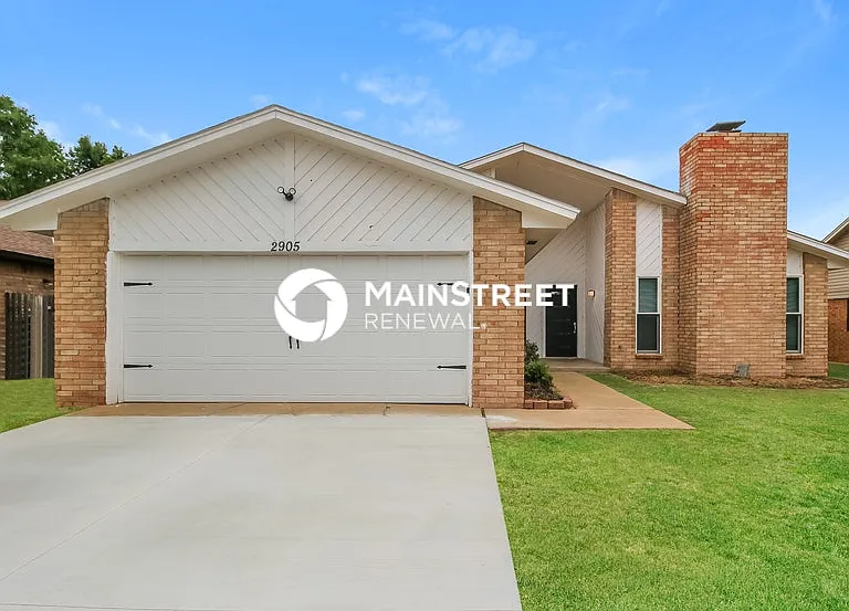 2905 Parkside Dr — Photo 1