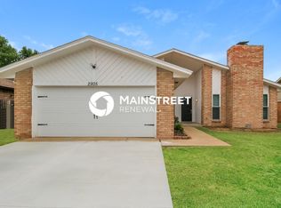 2905 Parkside Dr, Edmond, OK 73012