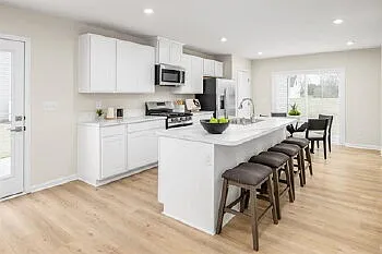 3 bed, 2.5 bath, 1326 sqft, $1,800 — Photo 3