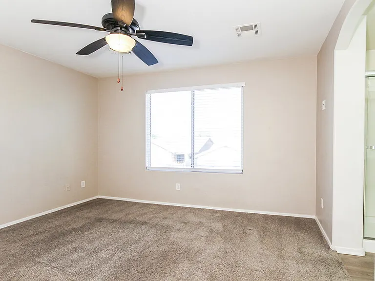 5804 S 10th Dr — Photo 8