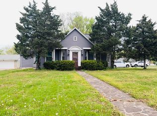 1109 E Saint Louis St, West Frankfort, IL 62896