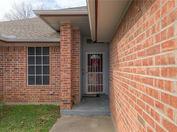 5th image of 1101 Brittany Dr