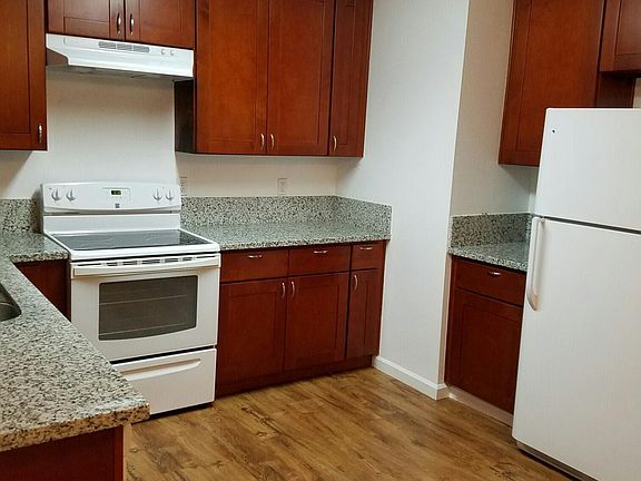 2nd image of 1990 Grande Cir APT 37