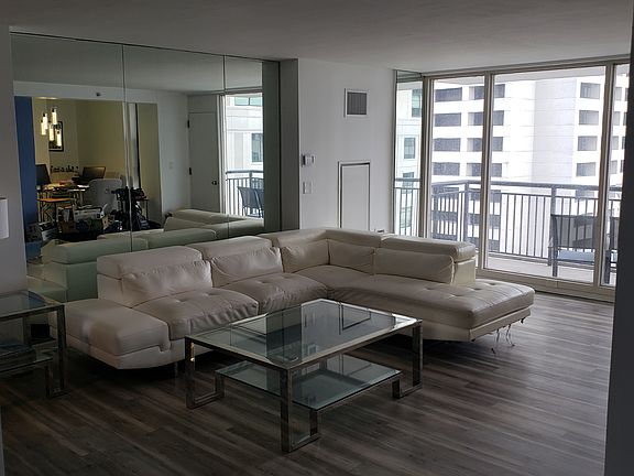 3rd image of 620 Peachtree St NE APT 1513