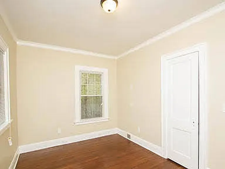 1601 Circular Rd — Photo 9