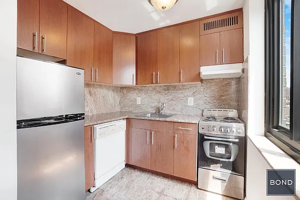 Rented by Bond New York | media 12