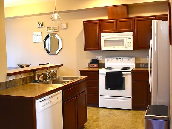 5th image of 197 NE Miramar Cir