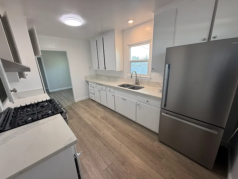 2561 Poplar Pl #1/2 — Photo 6