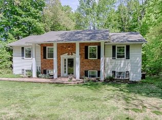 14 Hunters Ln, Andover, NJ 07821