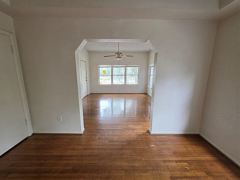 1226 W Gray St #2 — Photo 5