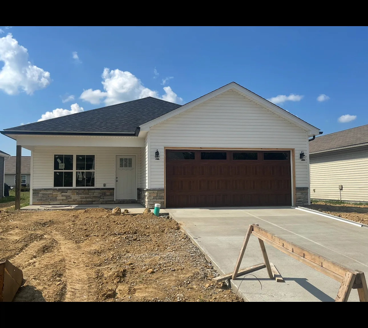 3 bed, 1465 sqft, $1,995 — Photo 1