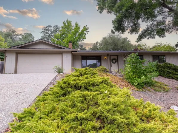1525 Wimbledon Dr, Auburn, CA 95603