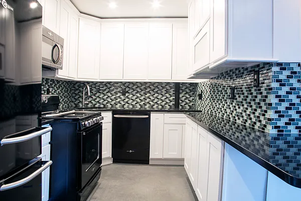 Rented by Grand & Co. | media 21