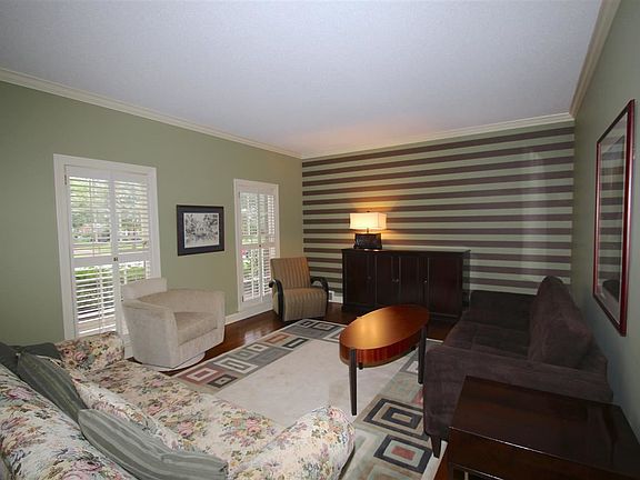 4th image of 2112 Old Lake Pike