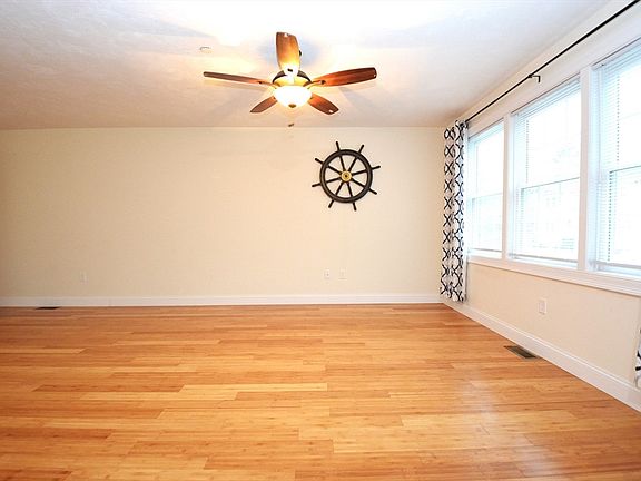4th image of 52 Great Cedar Dr #52