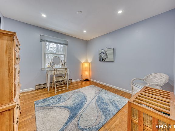 4th image of 254 Aspetuck Ridge Road