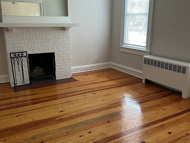 7 S Dooley Ave — Photo 3